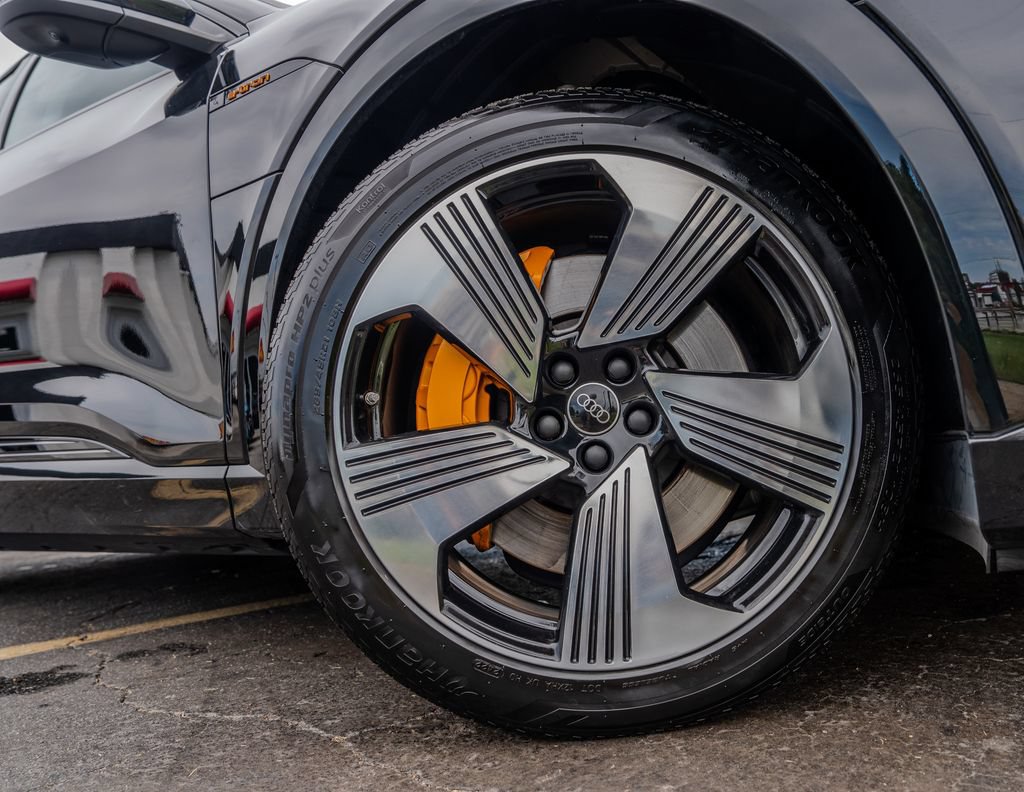 Used 2023 Audi e-tron Premium Plus AWD/4WD image 30