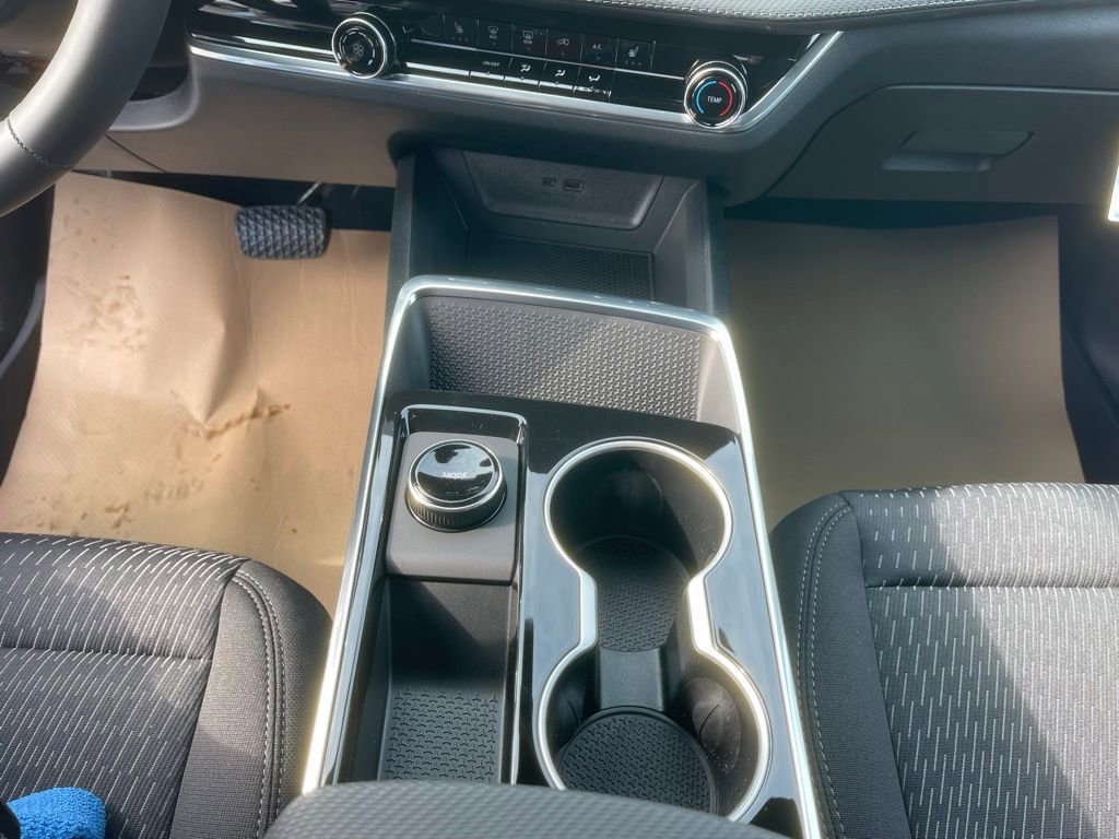New 2026 Chevrolet Equinox LT w/ Safety and Technology Package image 17