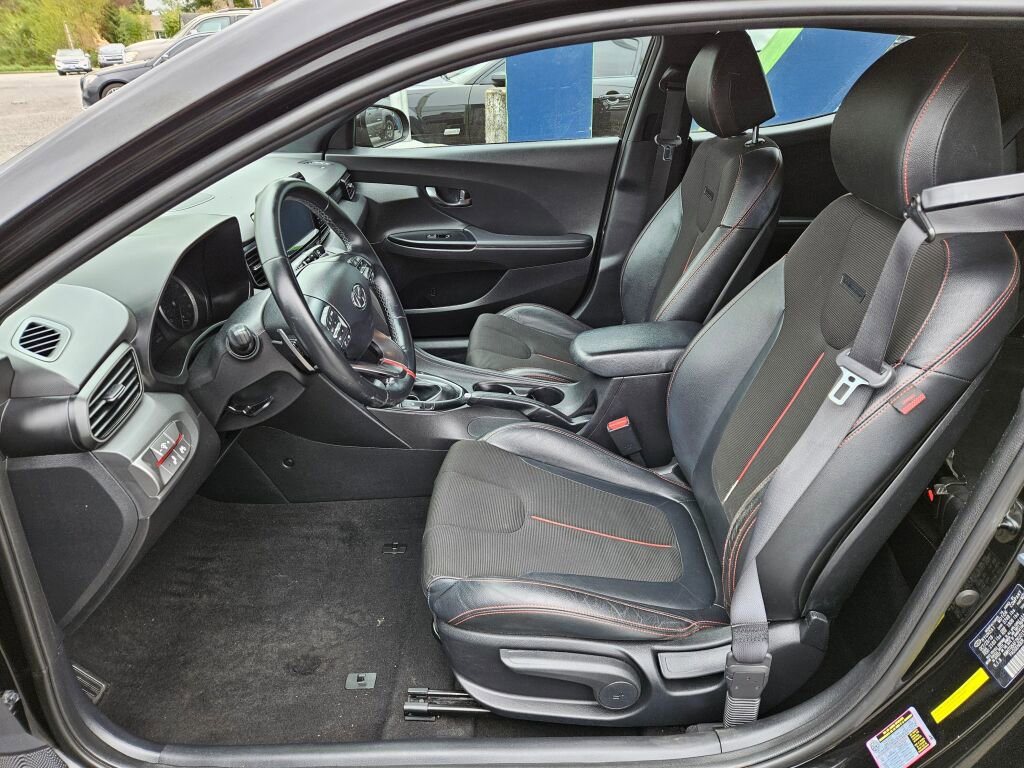 Used 2019 Hyundai Veloster 2.0 Premium FWD image 9