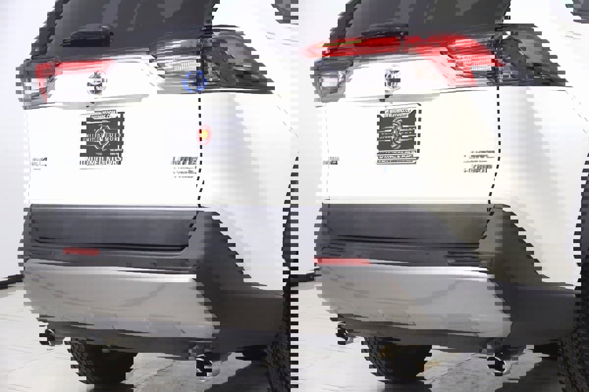 Used 2022 Toyota RAV4 Limited AWD/4WD image 38