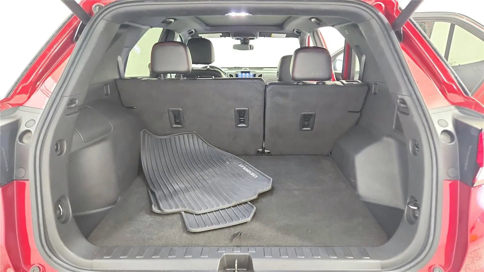 Used 2023 Chevrolet Equinox RS w/ RS Leather Package AWD/4WD image 19