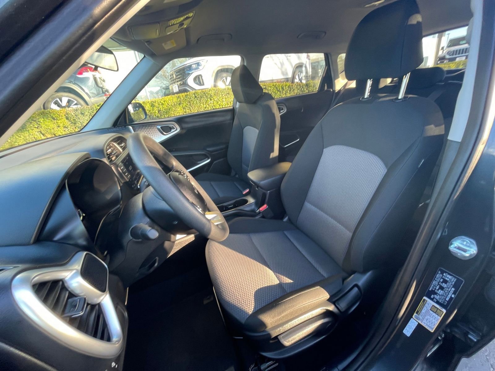 Used 2025 Kia Soul LX w/ LX Technology Package image 34