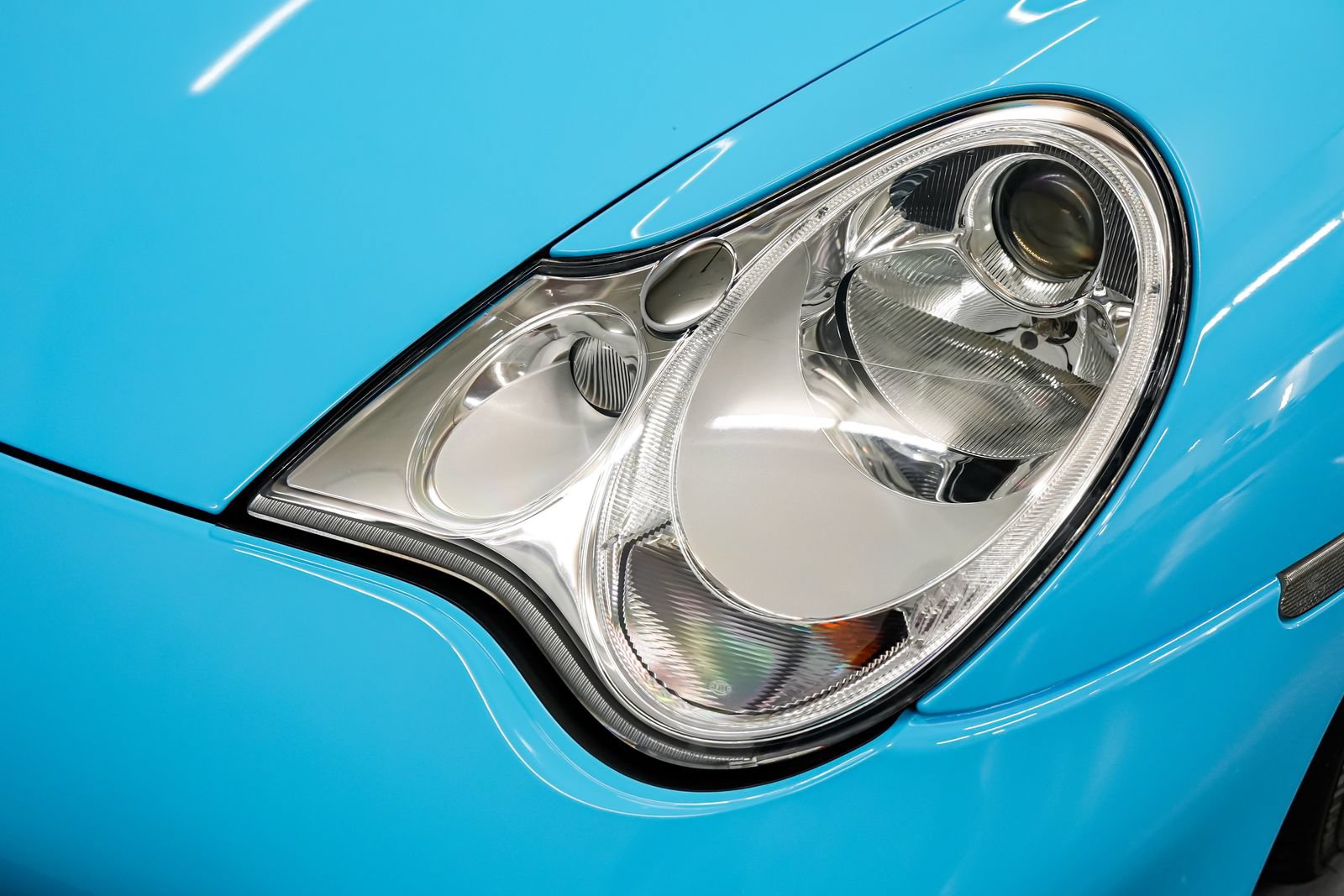 Used 2003 Porsche 911 Turbo AWD/4WD image 31