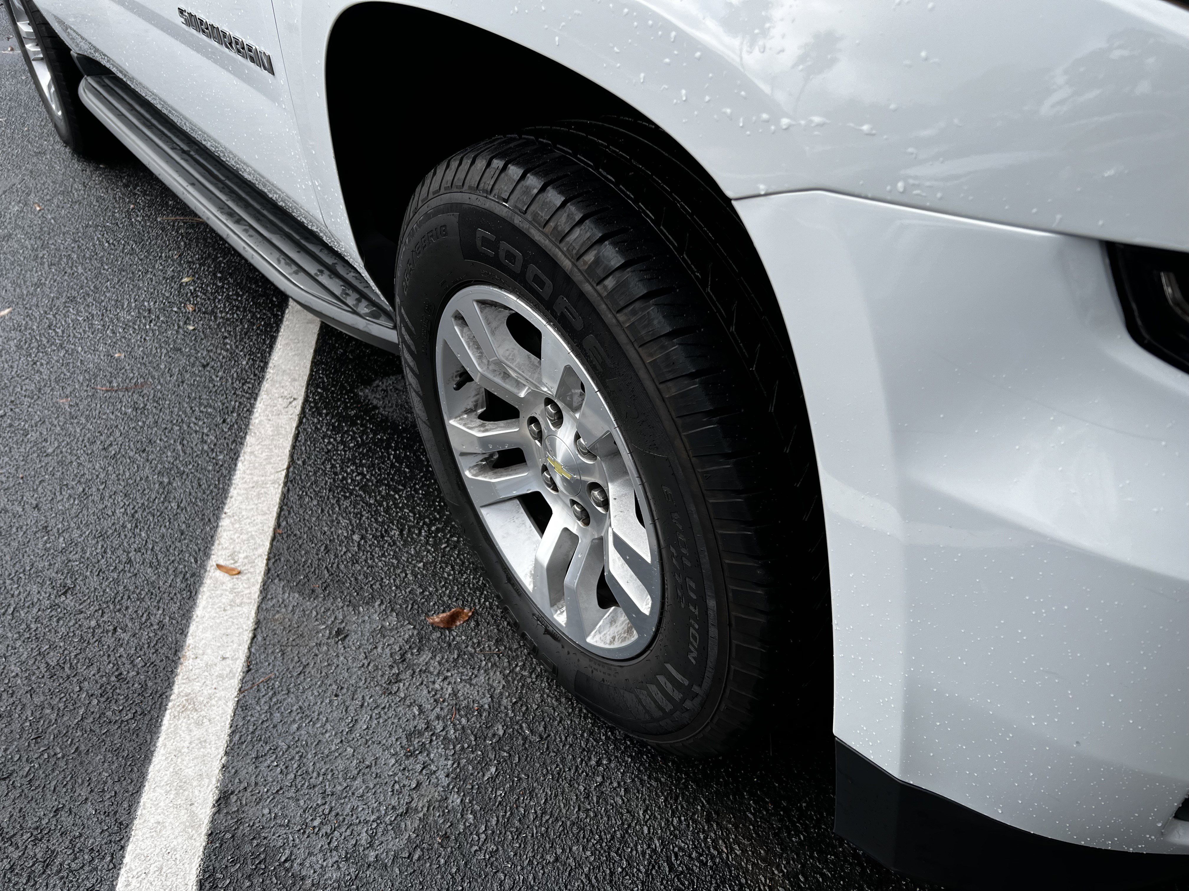 Used 2018 Chevrolet Suburban LT image 11