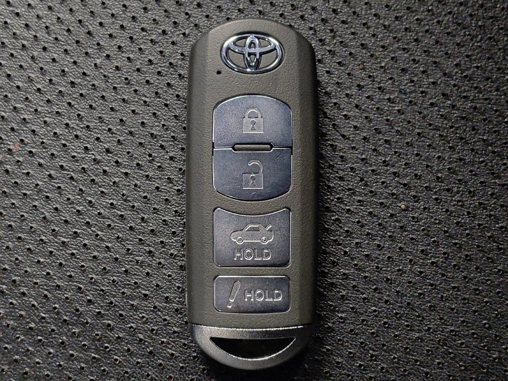 Used 2019 Toyota Yaris XLE FWD image 32