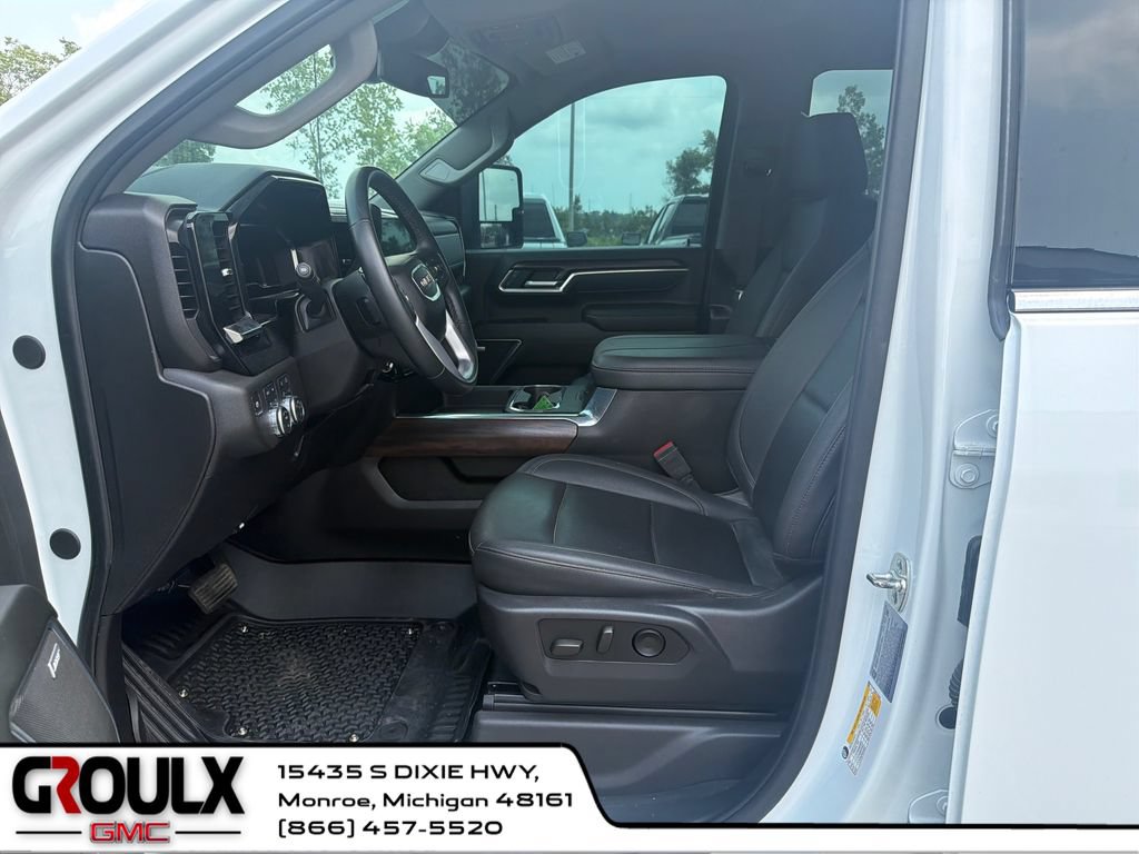 Used 2025 GMC Sierra 2500 SLT w/ SLT Premium Package AWD/4WD image 10
