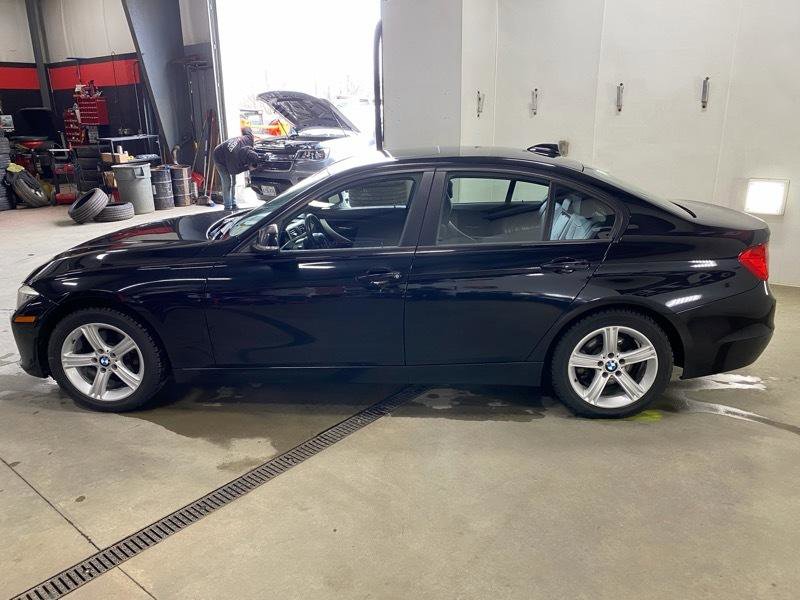Used 2015 BMW 320i xDrive Sedan AWD/4WD image 4