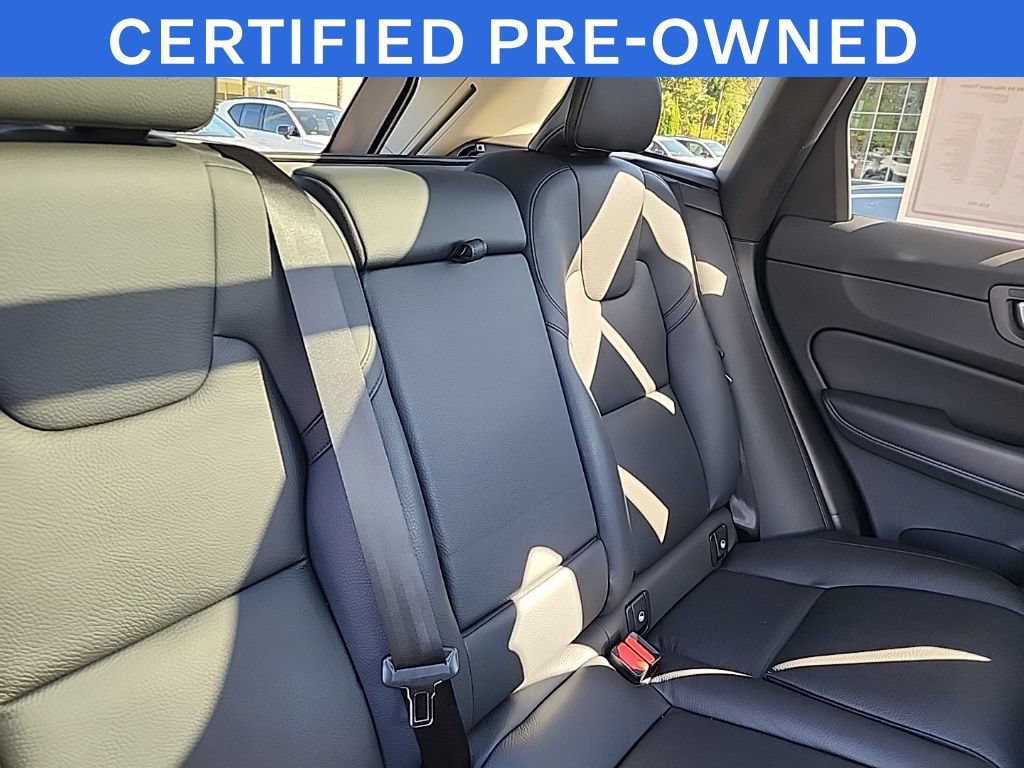 Certified 2023 Volvo XC60 B5 Plus w/ Protection Package Premier AWD/4WD image 18