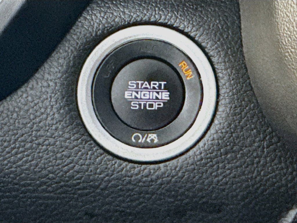 Used 2019 RAM 1500 Laramie AWD/4WD image 19