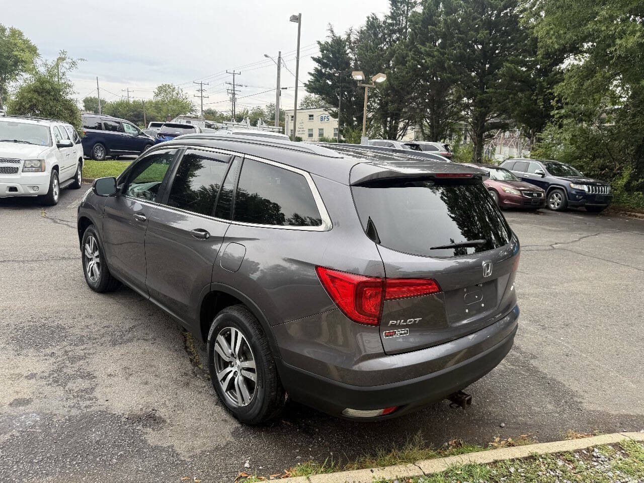 Used 2017 Honda Pilot EX-L image 4