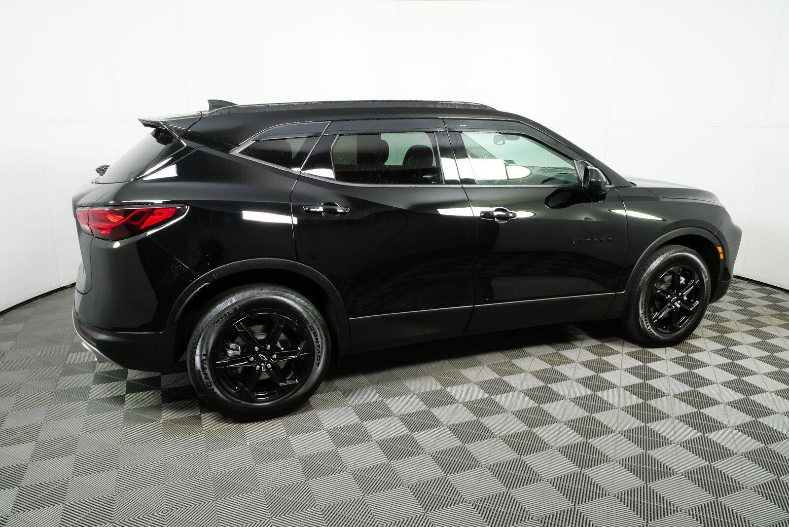 Certified 2024 Chevrolet Blazer LT w/ Convenience Package FWD image 2