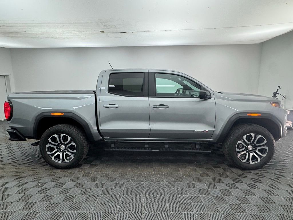 Used 2024 GMC Canyon AT4 w/ Technology Package image 7