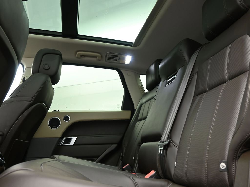 Used 2022 Land Rover Range Rover Sport HSE Dynamic image 16