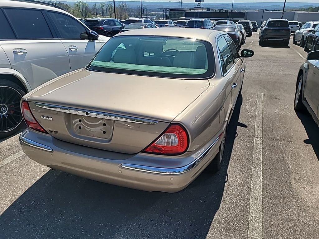 Used 2005 Jaguar XJ8 image 23