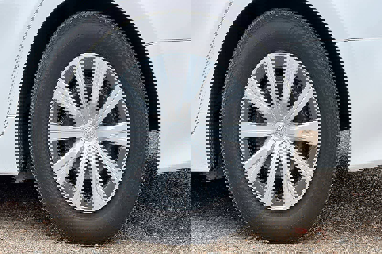 Used 2020 Toyota Camry LE image 12