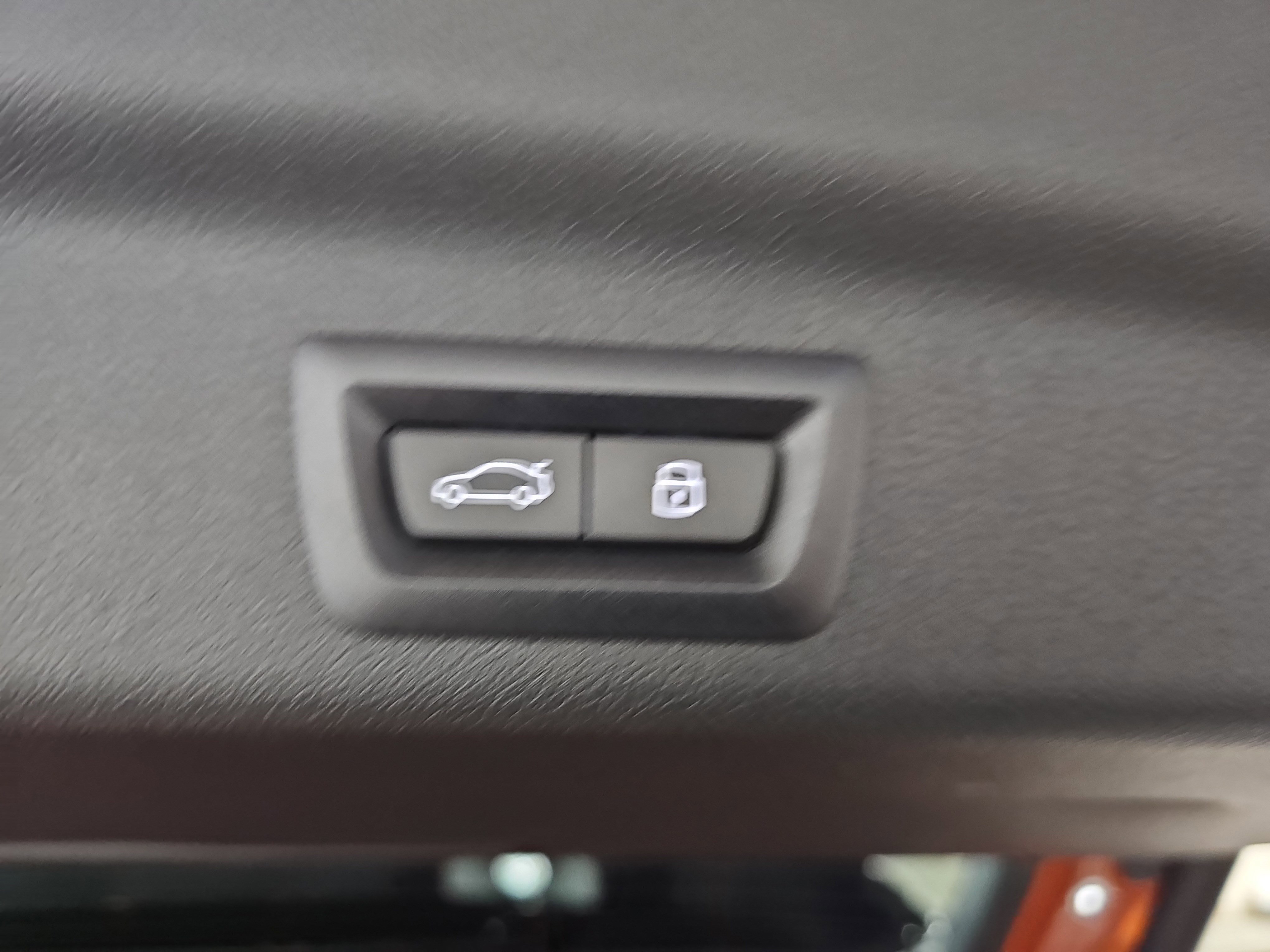 Certified 2025 BMW X1 xDrive28i image 15