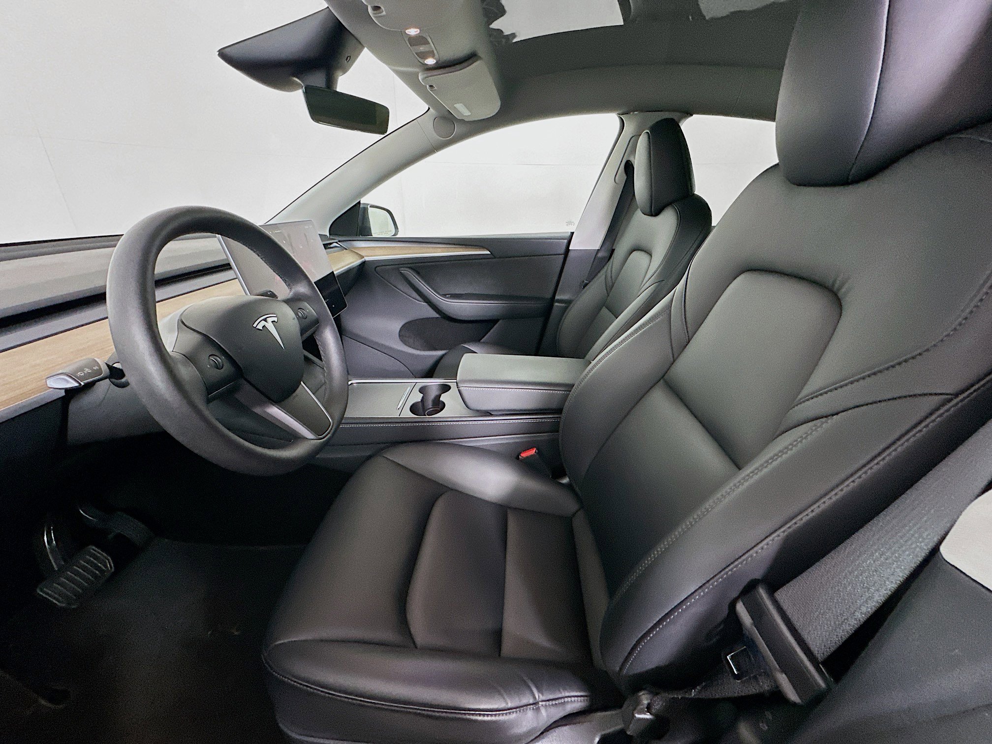 Used 2025 Tesla Model Y Long Range image 13