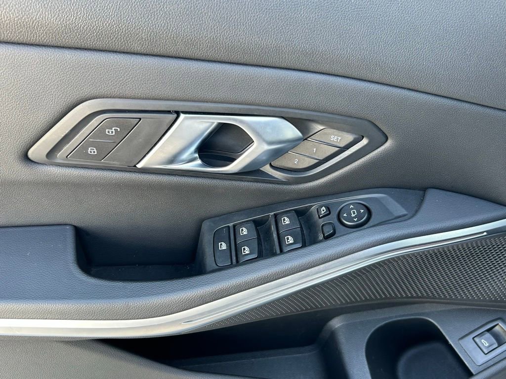 Used 2025 BMW 330i xDrive 330i xDrive image 16