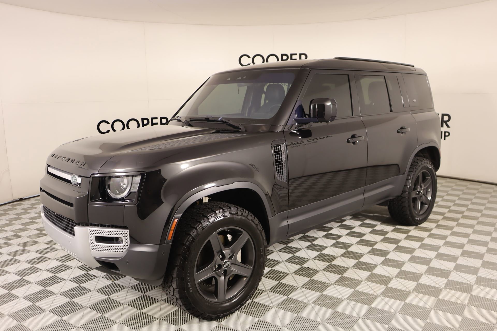 Used 2020 Land Rover Defender 110 SE AWD/4WD image 10