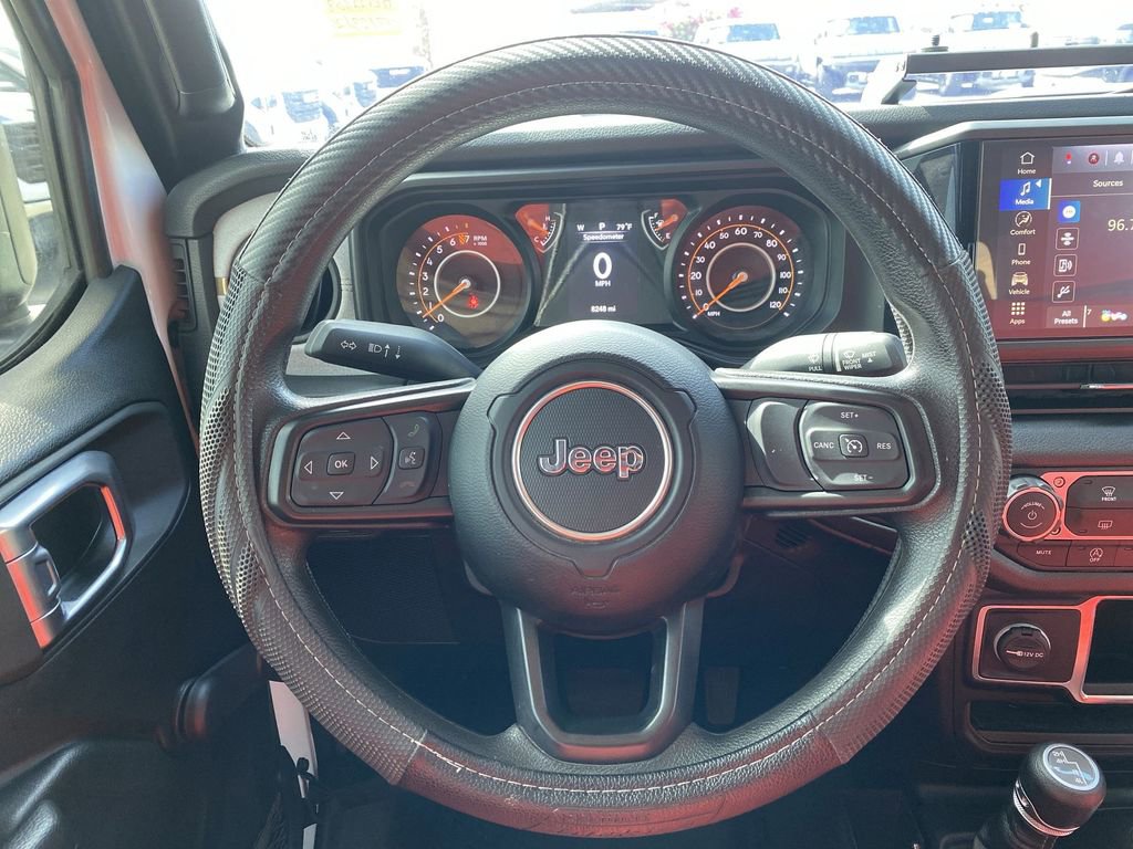 Used 2024 Jeep Gladiator Sport image 11