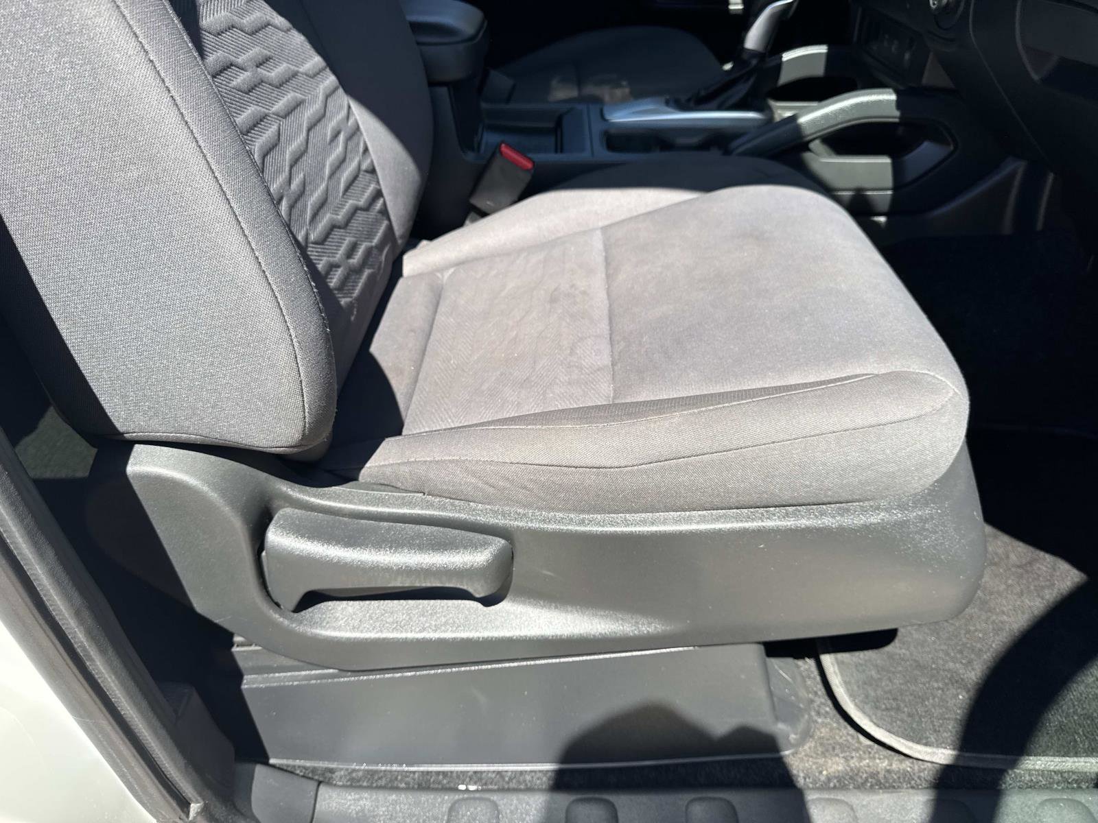 Used 2022 Nissan Frontier S RWD image 11