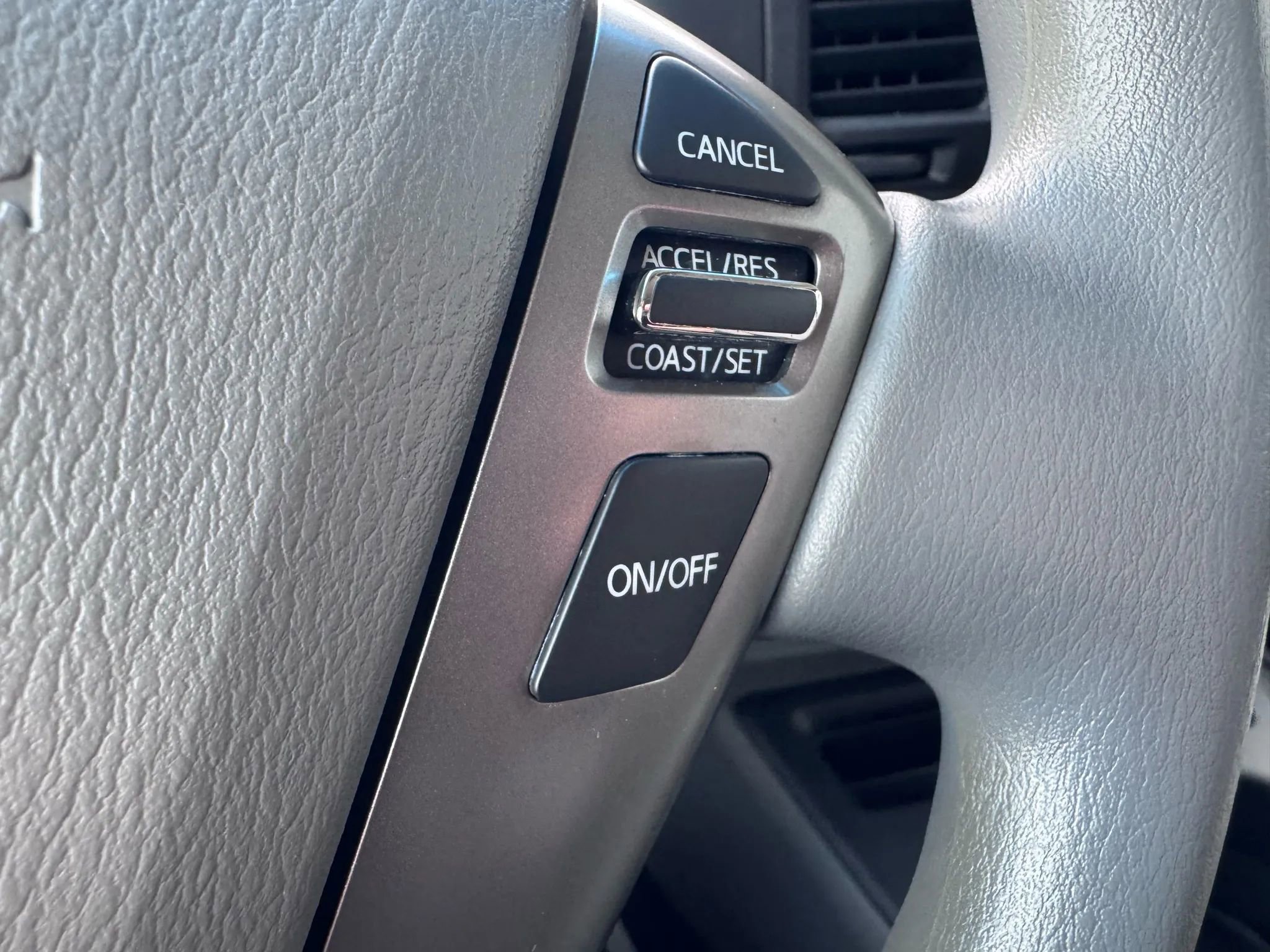 Used 2018 Nissan NV 3500 S image 23