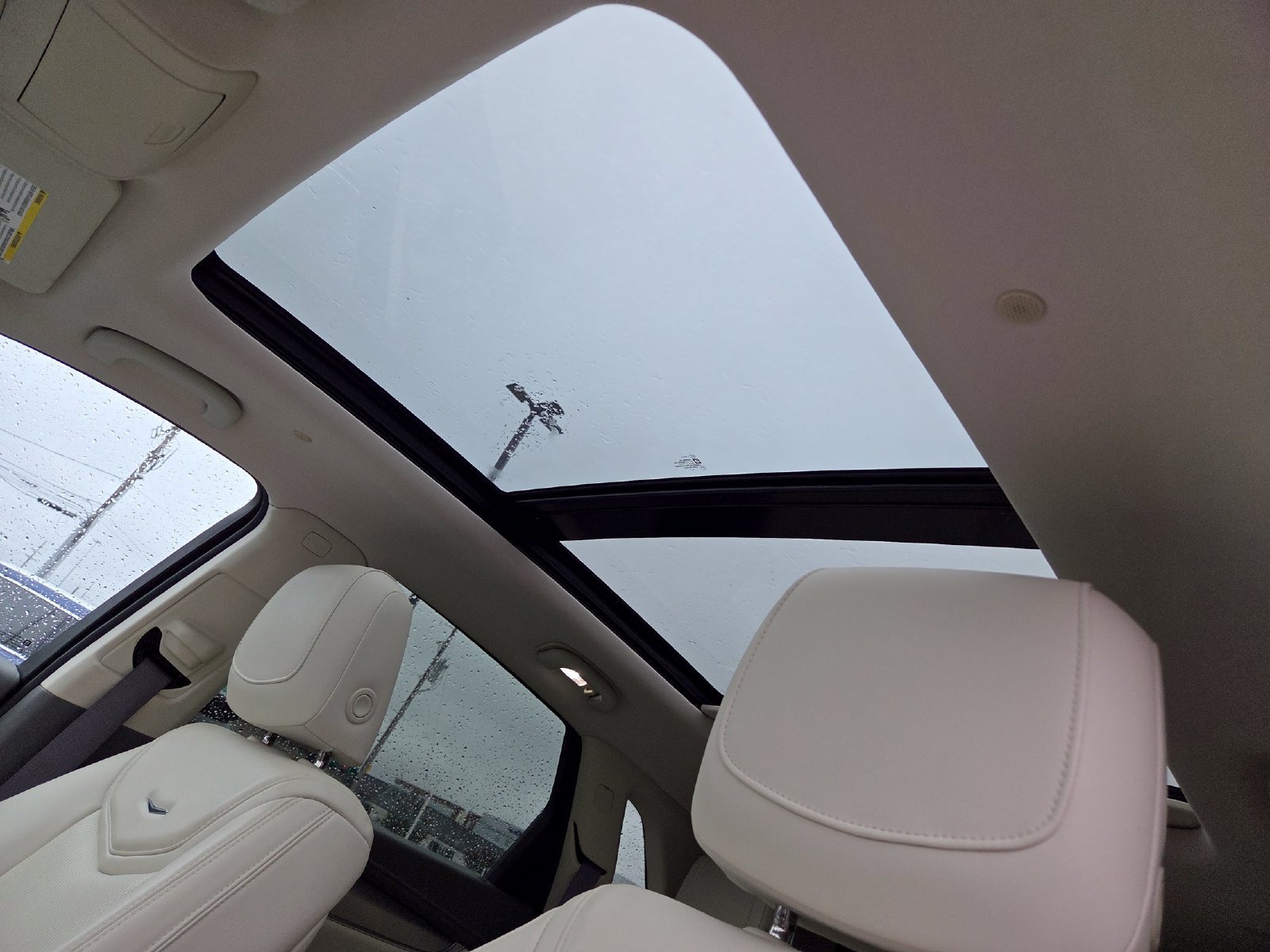 Used 2018 Cadillac XT5 Luxury w/ Driver Awareness Package FWD image 2