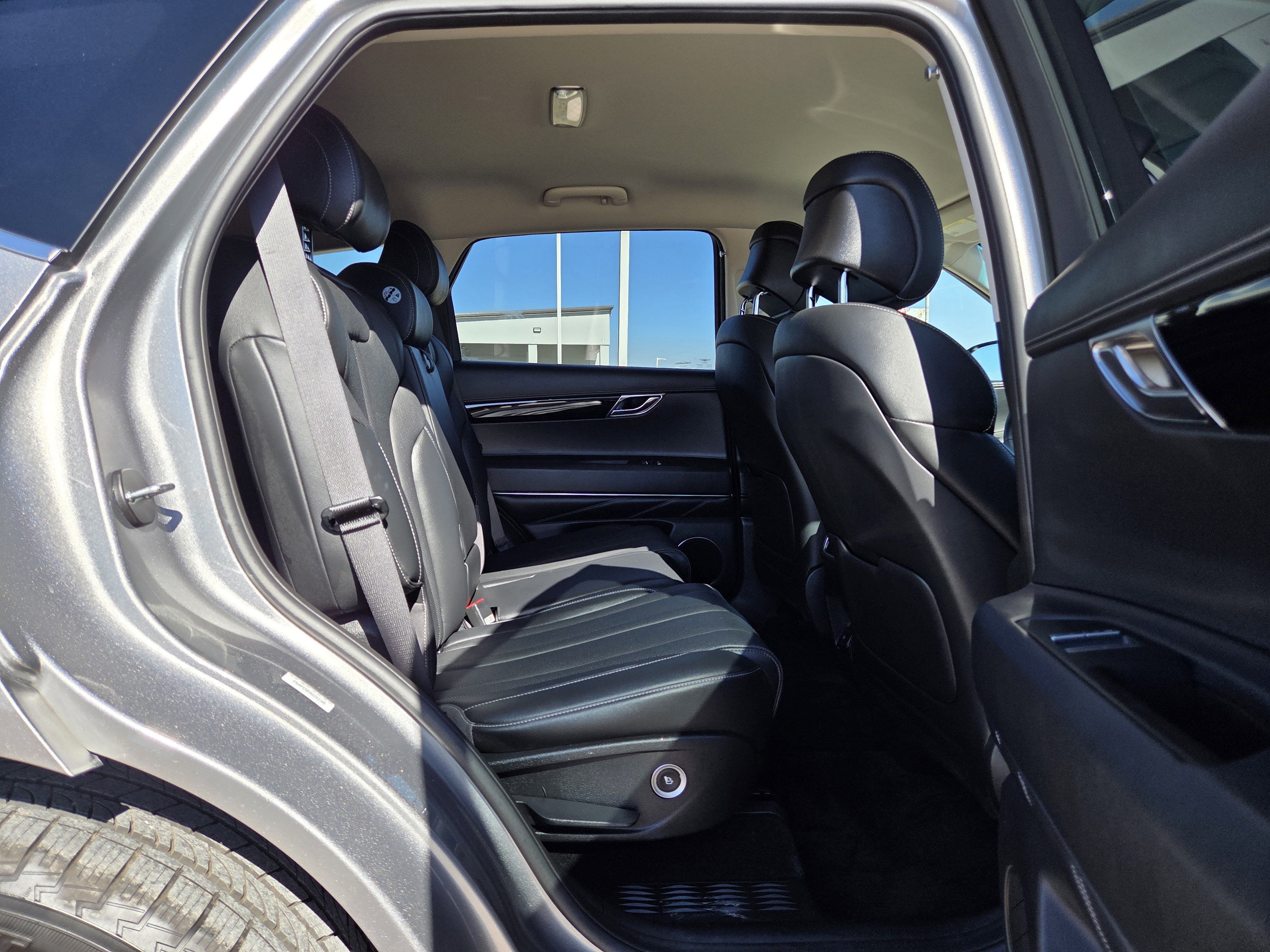 Used 2025 Genesis GV80 2.5T Standard image 16