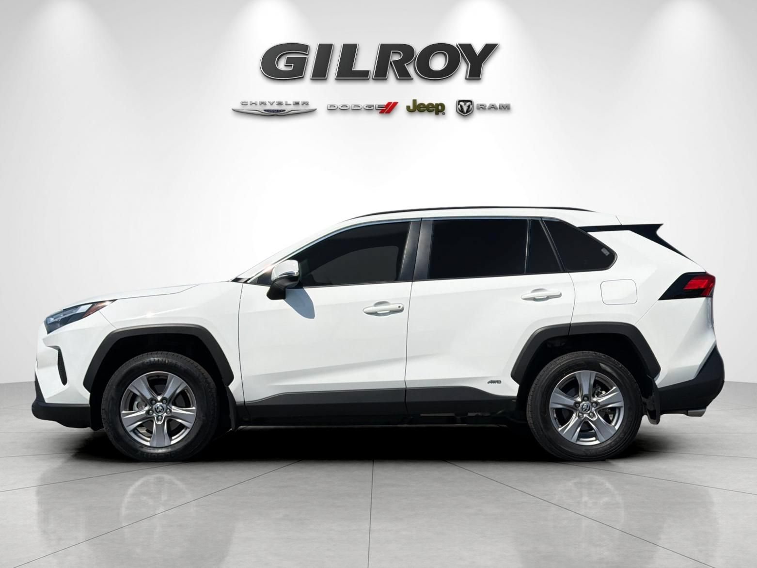 Used 2025 Toyota RAV4 LE AWD/4WD image 7