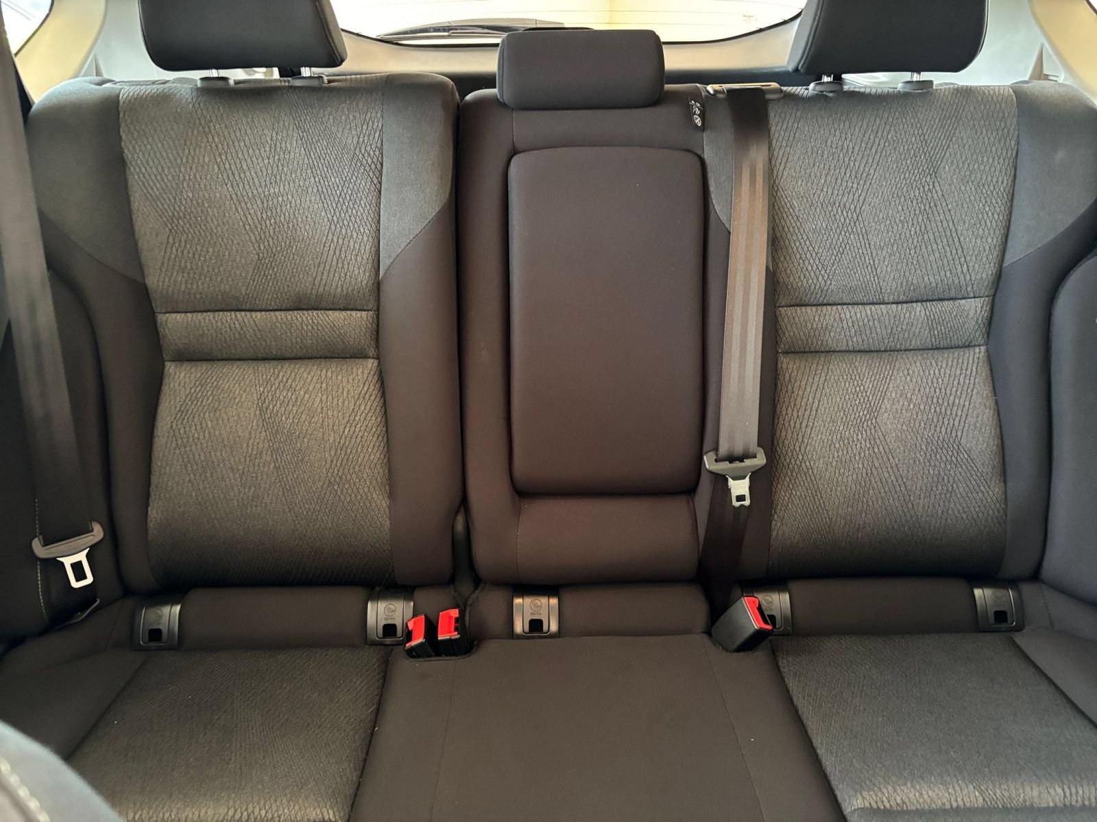 Used 2025 Nissan Rogue SV AWD/4WD image 39