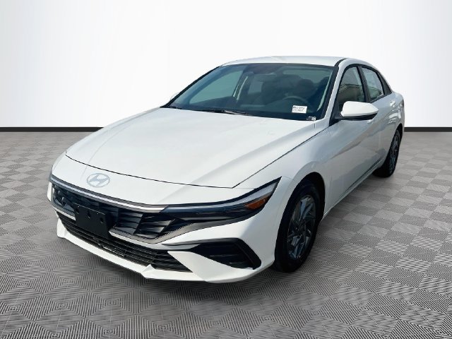 New 2026 Hyundai Elantra Hybrid FWD image 3