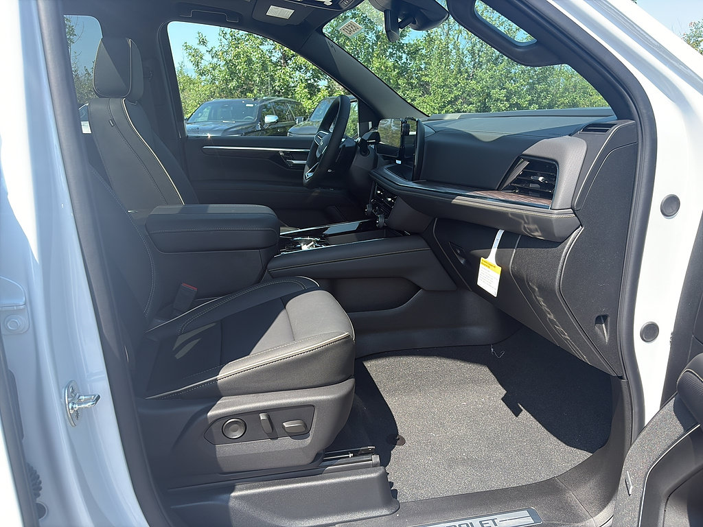 New 2026 Chevrolet Tahoe Premier w/ Sun And Tow Package AWD/4WD image 18