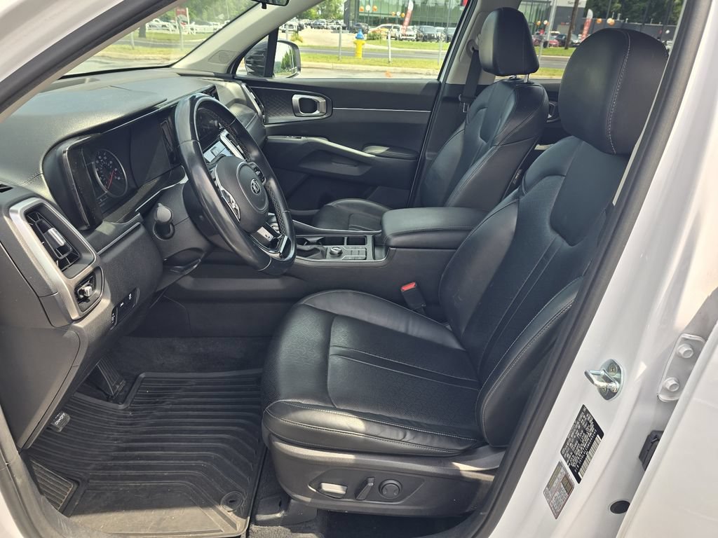 Used 2021 Kia Sorento S w/ Panoramic Sunroof Package FWD image 13