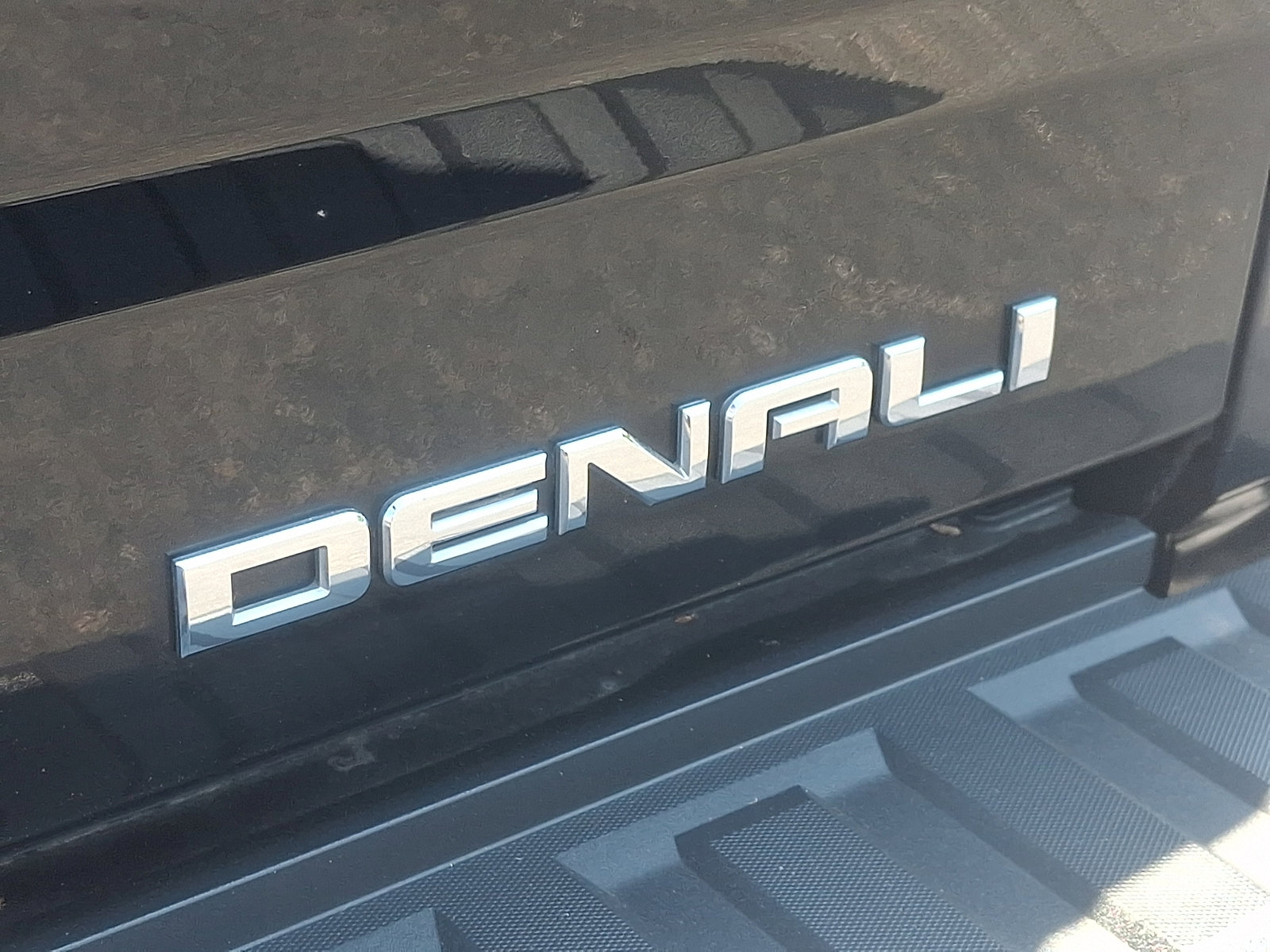 Used 2018 GMC Sierra 1500 Denali w/ Denali Ultimate Package AWD/4WD image 30