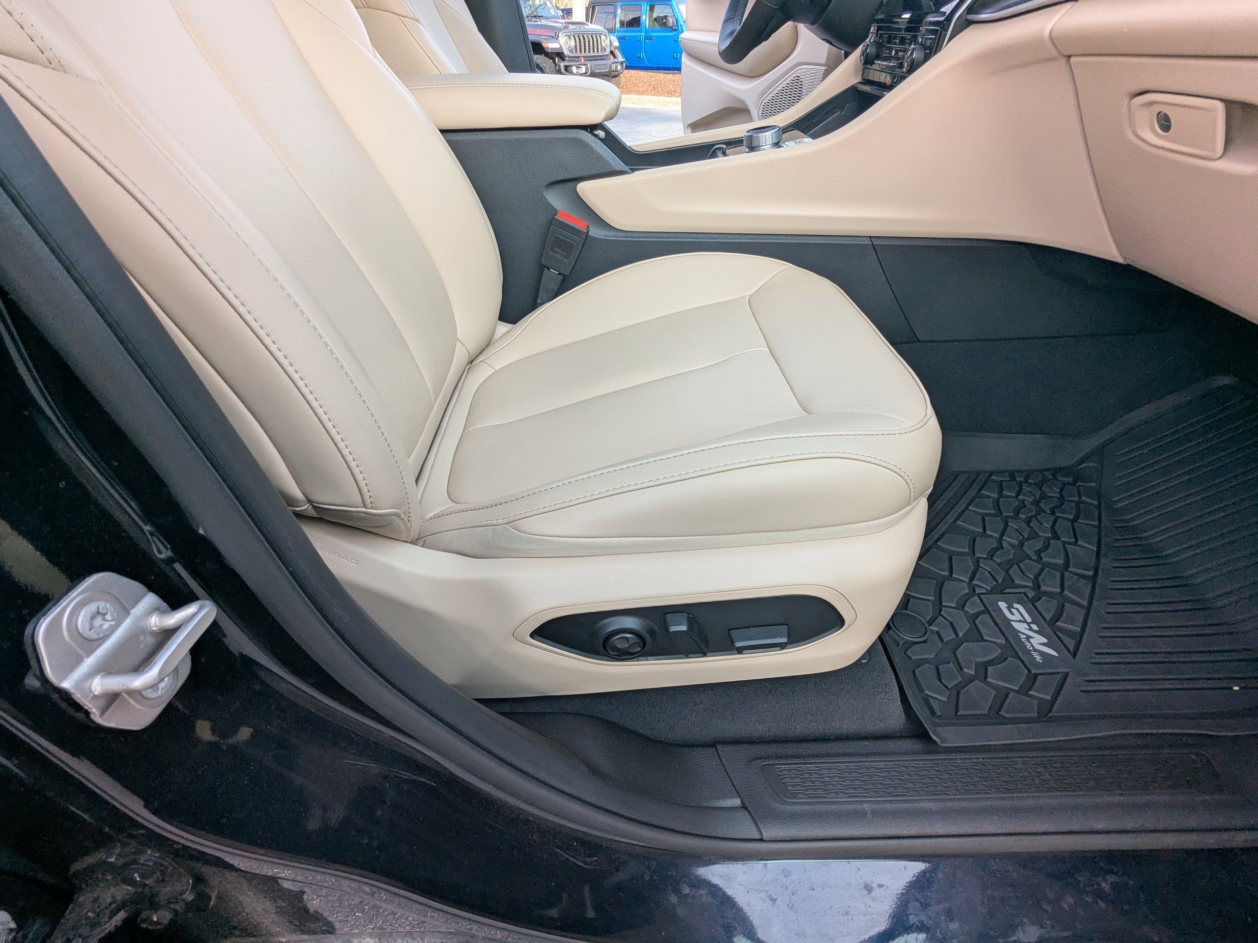 Certified 2024 Jeep Grand Cherokee L Limited image 15