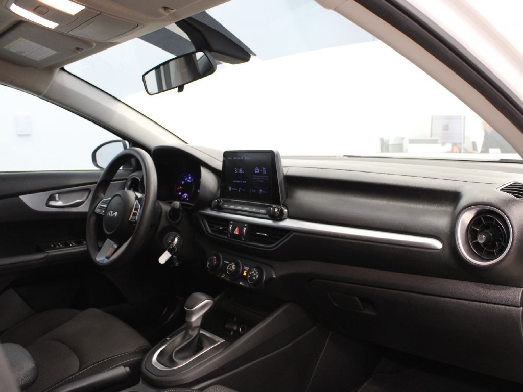 Used 2023 Kia Forte LXS w/ LXS Technology Package FWD image 17