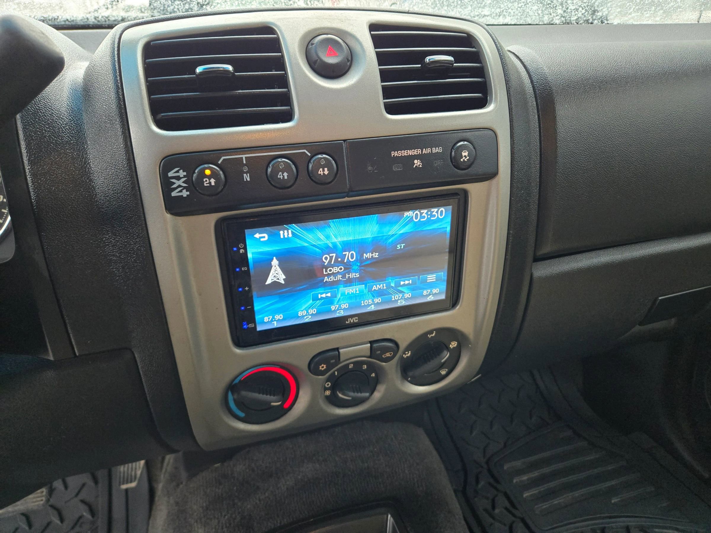 Used 2011 Chevrolet Colorado LT image 28