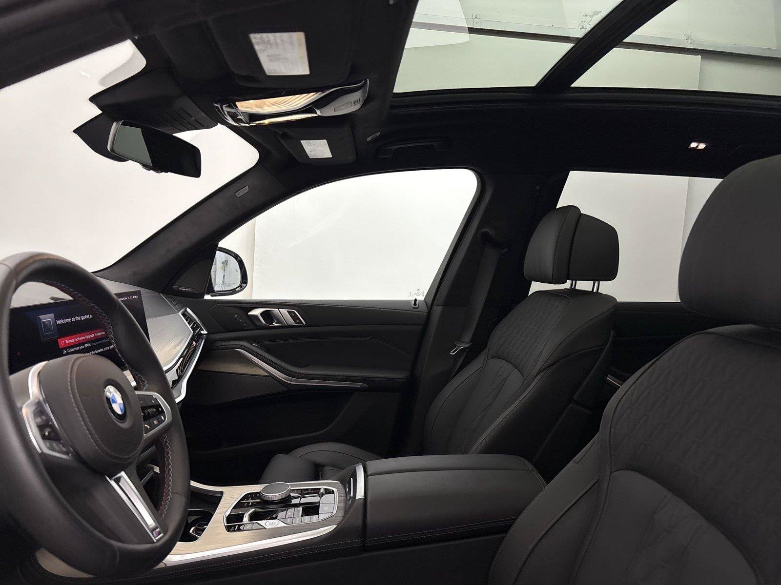Used 2024 BMW X7 M60i AWD/4WD image 24