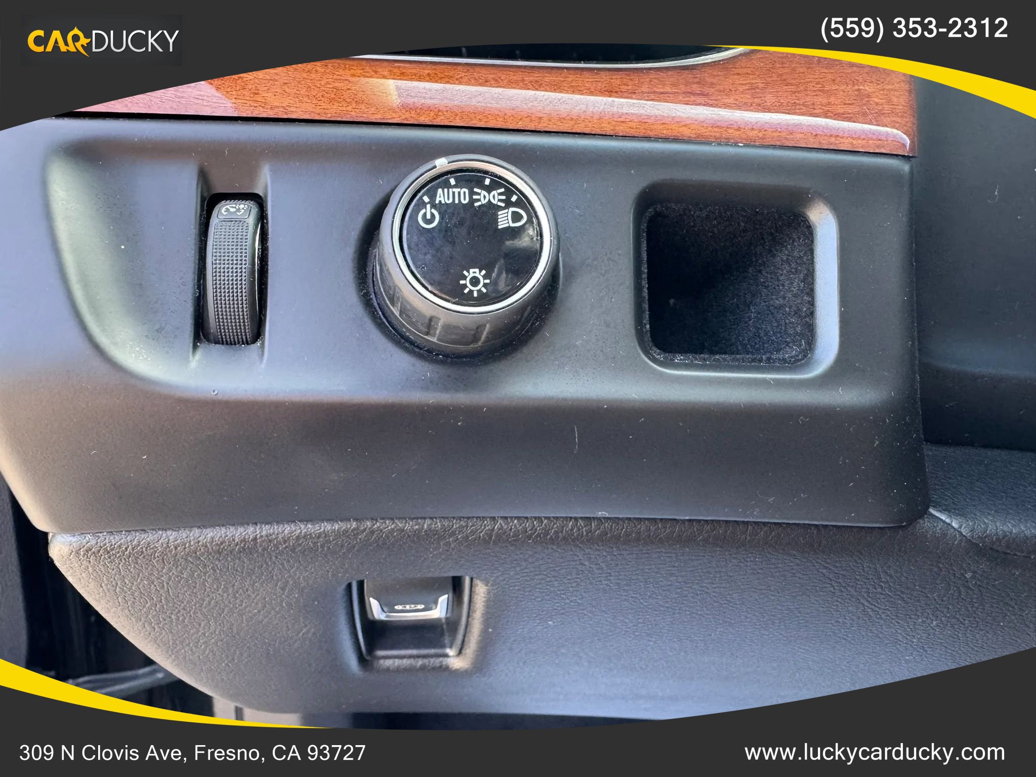 Used 2015 Cadillac Escalade Premium image 11