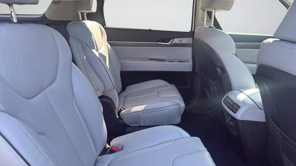 Used 2023 Hyundai Palisade SEL w/ Premium Package AWD/4WD image 21