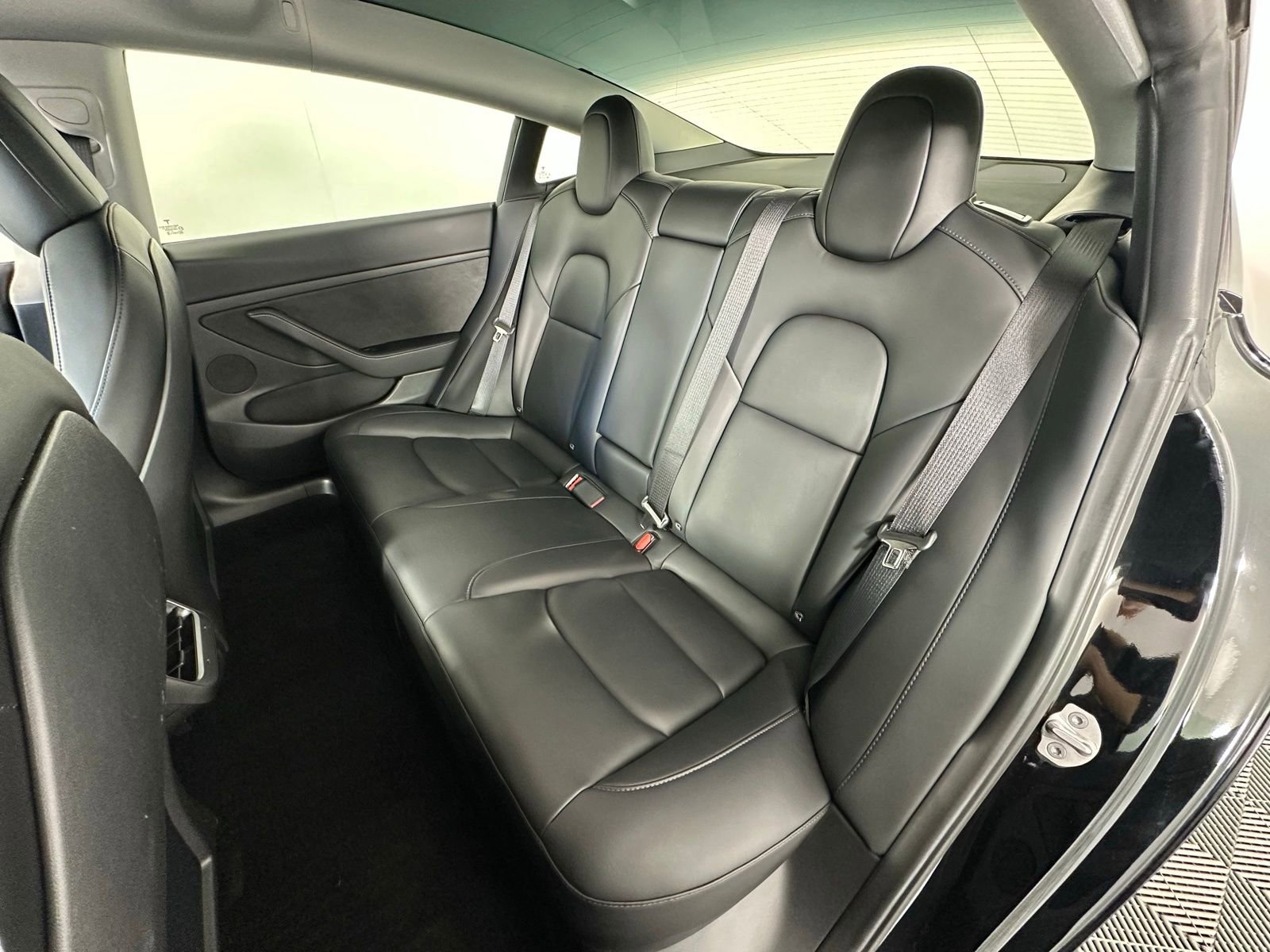 Used 2023 Tesla Model 3 Standard Range RWD image 33