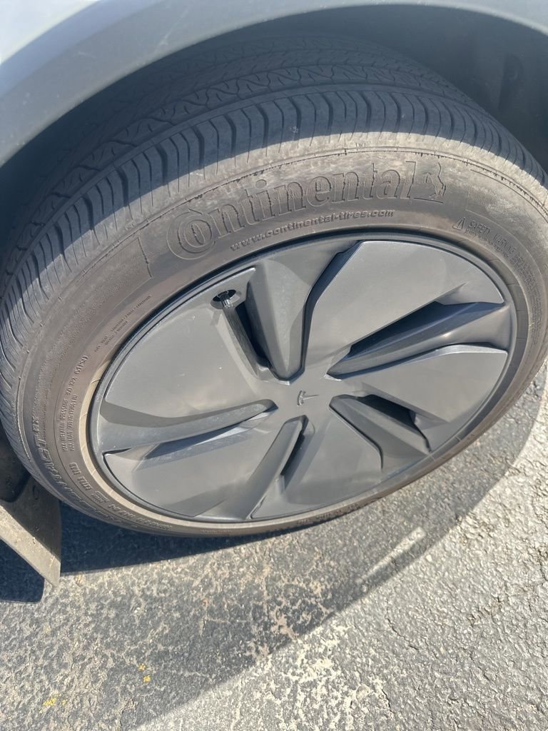 Used 2026 Tesla Model Y Long Range image 12