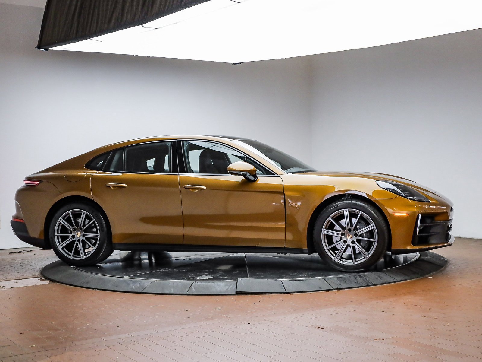 Certified 2025 Porsche Panamera image 16