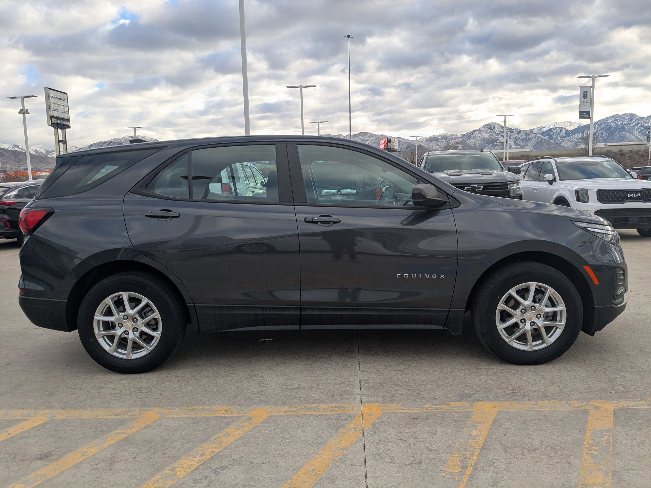 Used 2022 Chevrolet Equinox LS image 7