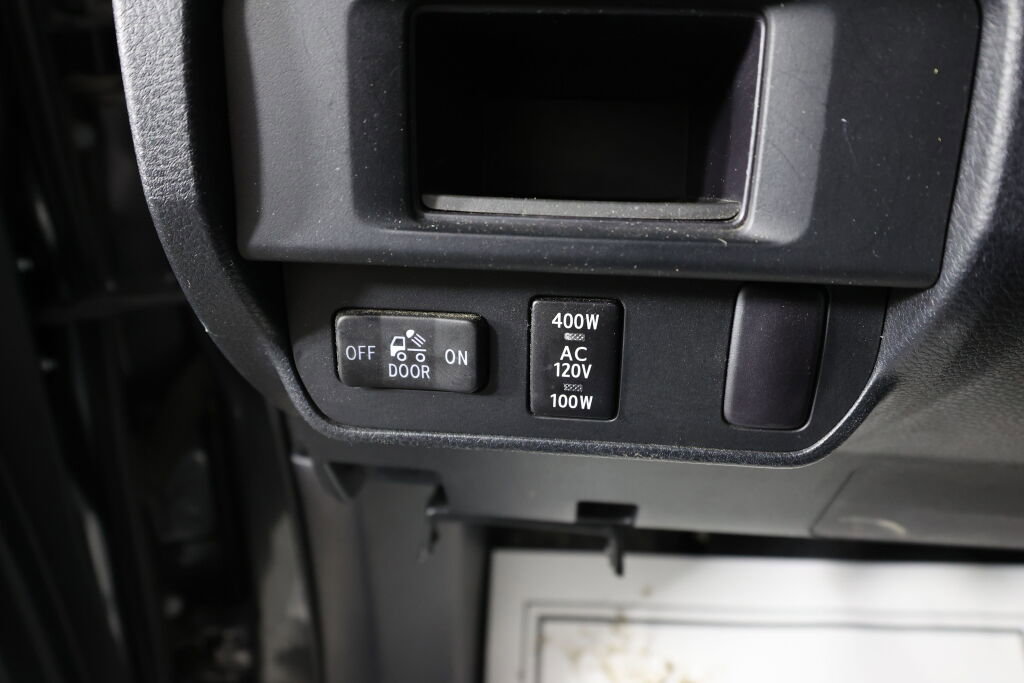 Used 2016 Toyota Tacoma Limited w/ Towing Package RWD image 32