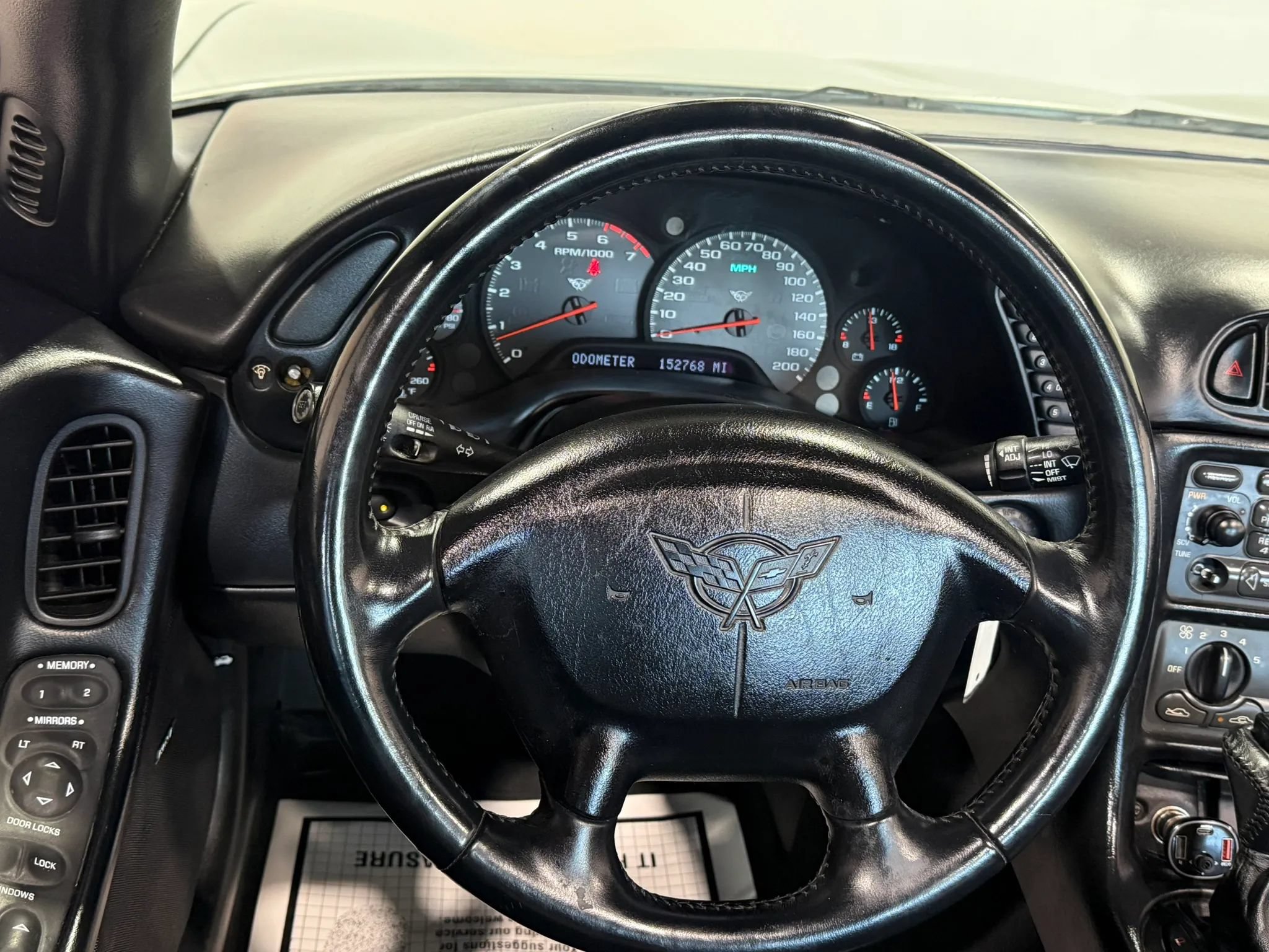 Used 1998 Chevrolet Corvette Coupe RWD image 11