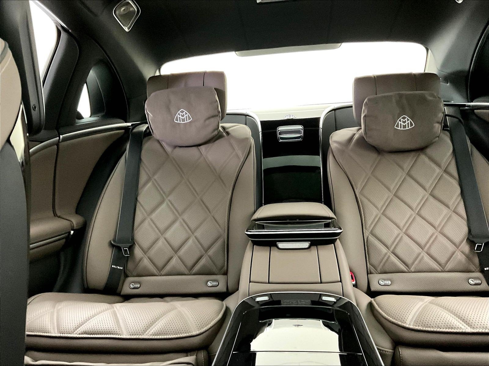 Certified 2024 Mercedes-Benz Maybach S 680 4MATIC image 37
