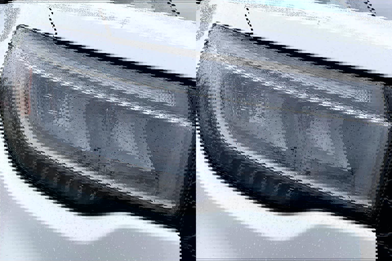 Used 2025 Ford Explorer ST-Line image 31