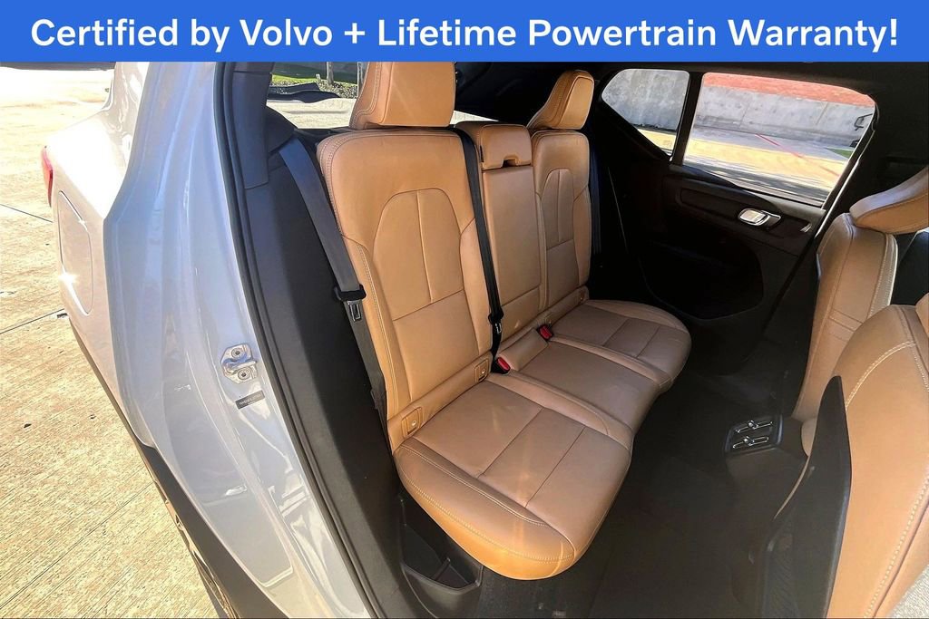 Used 2020 Volvo XC40 T5 Momentum w/ Protection Package Premier image 35