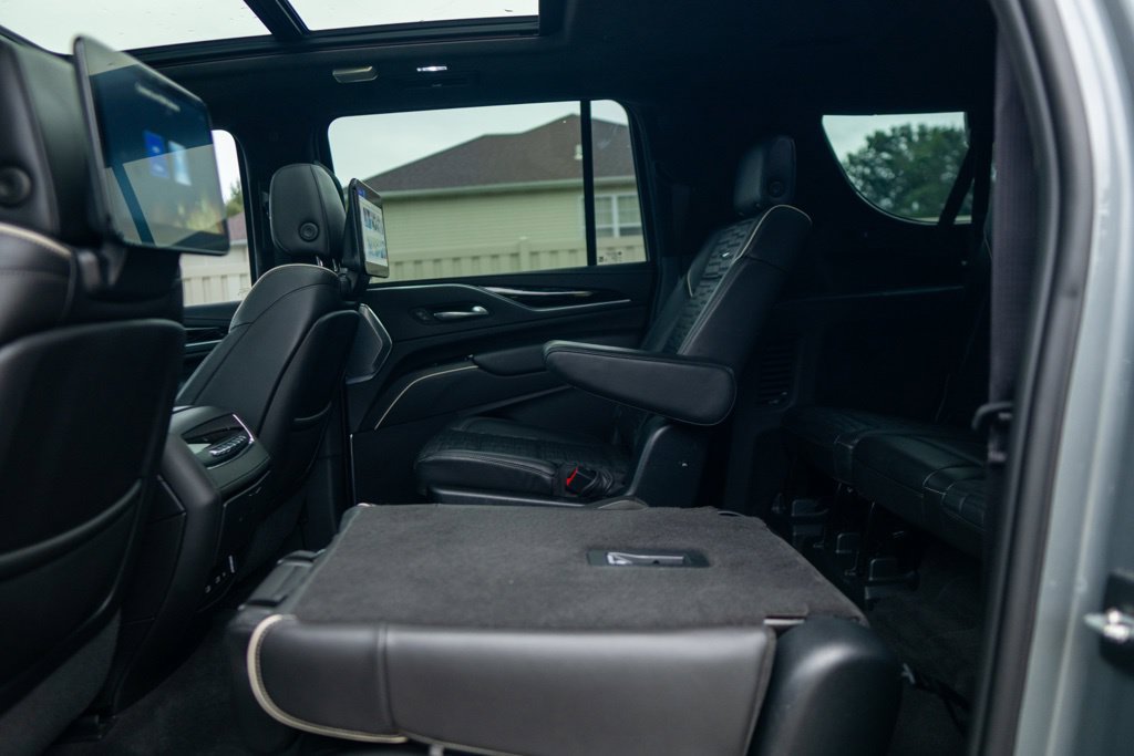 Used 2023 Cadillac Escalade ESV V AWD/4WD image 51